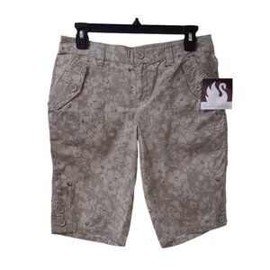 Gloria Vanderbilt Floral Knee Length Shorts